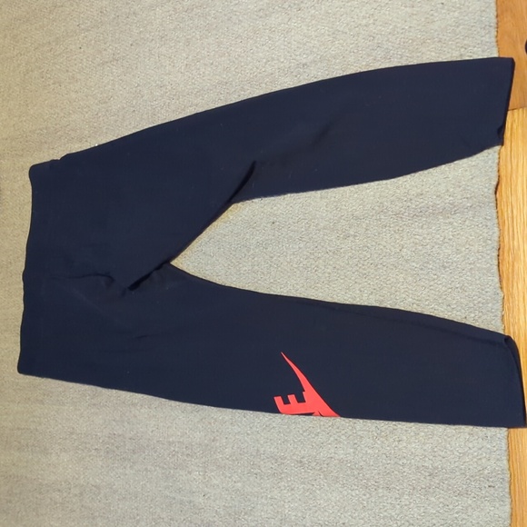 Nike Women's Essential High-Waisted Logo Leggings Black/Red CZ8528-016  Size L - Picture 4 of 4